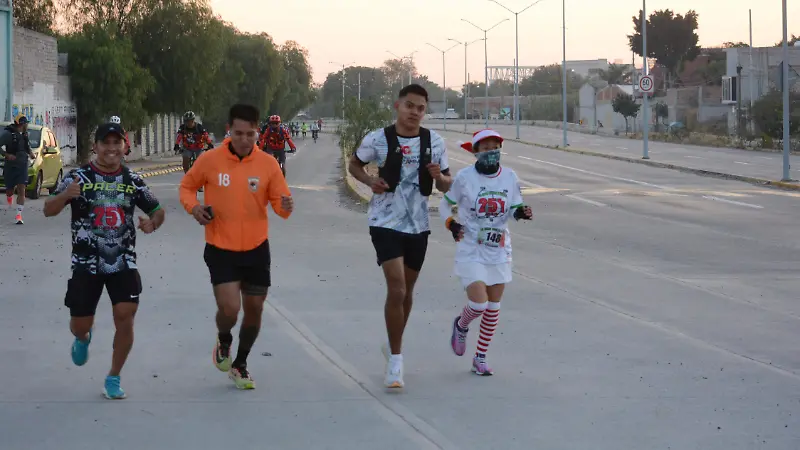 Edson Chávez, fue como invitado especial. 